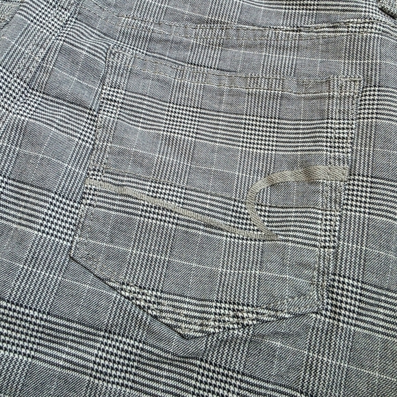 American Eagle Hi Rise Mini Skirt,  Gray Plaid, Size 0 - Picture 7 of 8